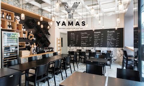 YAMAS Bistro Wine Bar – Foto 1