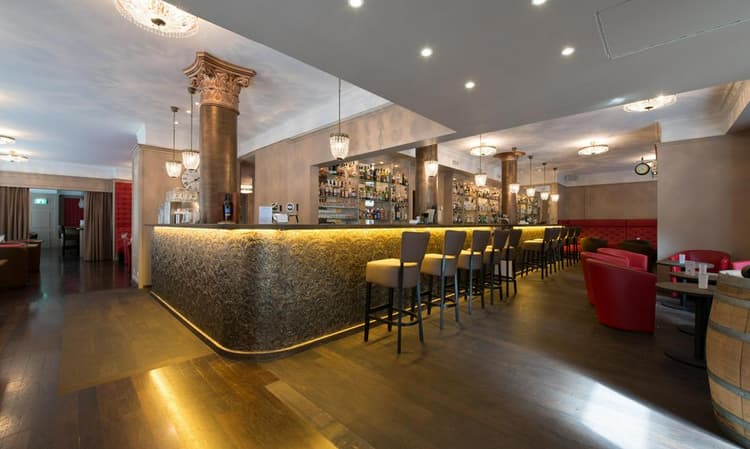 Simplon Bar & Restaurant – Foto 1