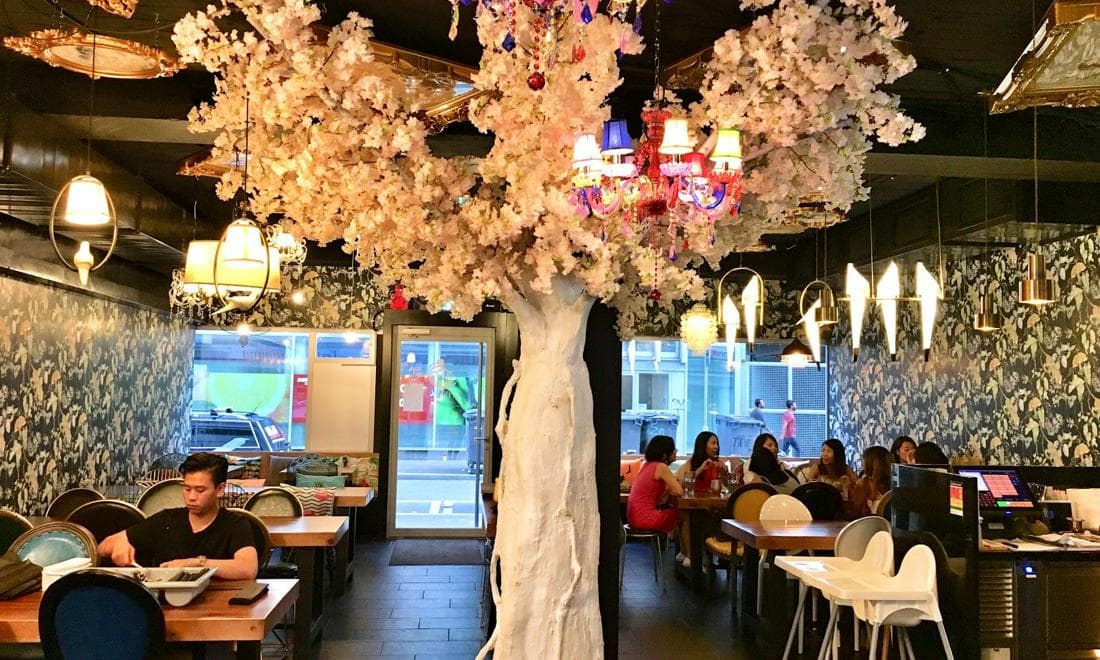 khujug restaurant – Restaurant in Zürich