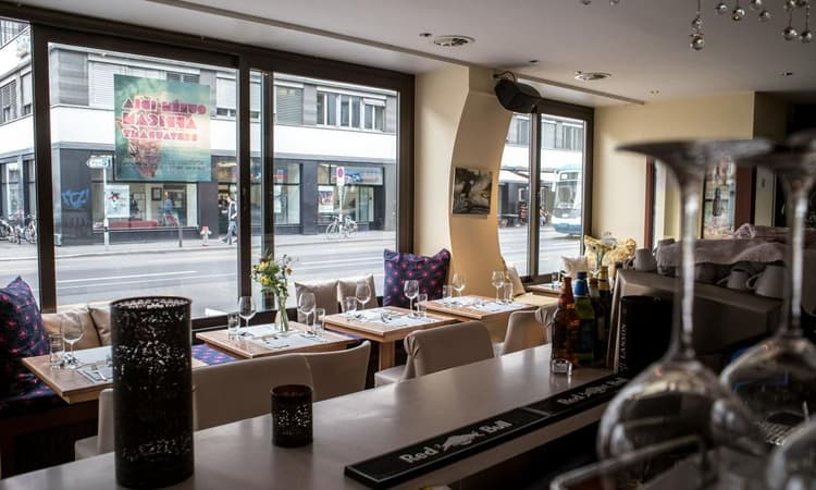 Queen Idia African Restaurant & Bar – Foto 1