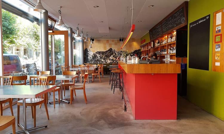 wartsaal | kaffee bar bücher – Foto 1