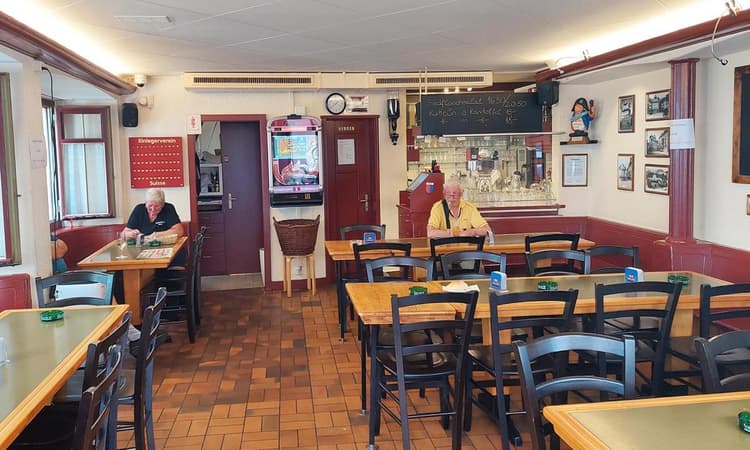 Café La Suisse - Doorzögli – Foto 1