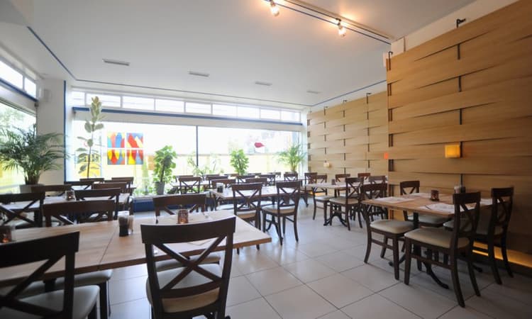 Akropolis Greek Restaurant – Foto 1
