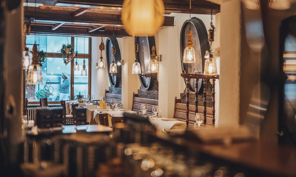 Aux Trois Tonneaux – Restaurant in Lausanne