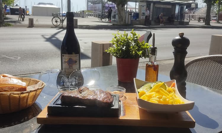 La Riviera – Foto 1