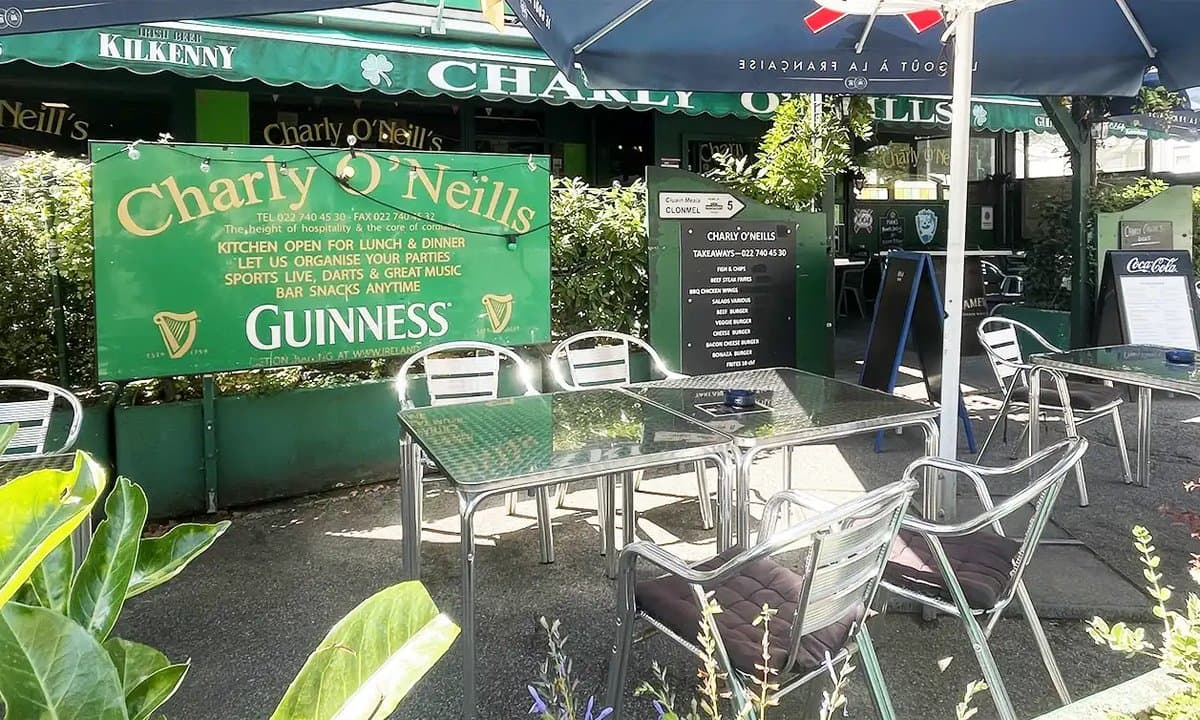 Charly O'Neills Irish Pub – Foto 2