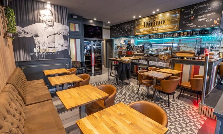 Divino Café & Grille Restaurant – Foto 1